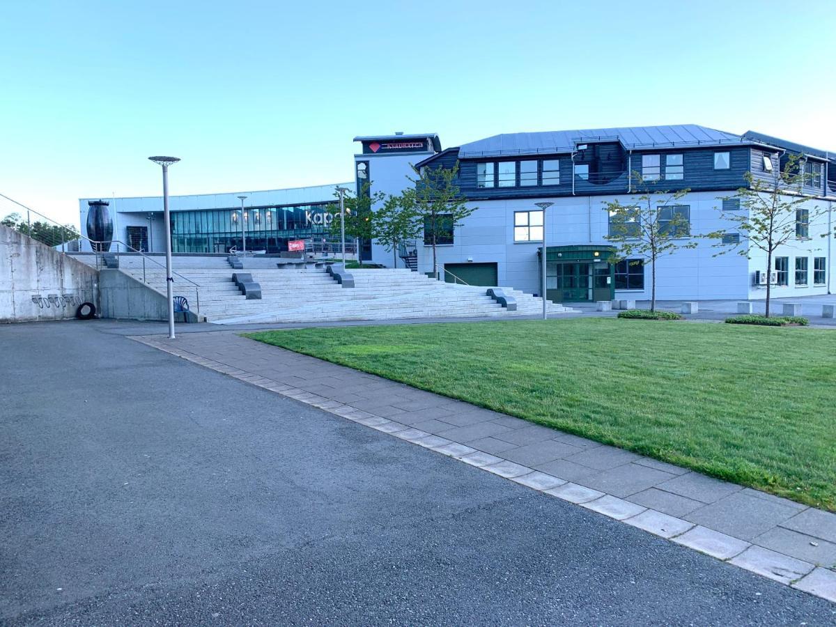 Husnes Sentrum Hotell Exterior foto